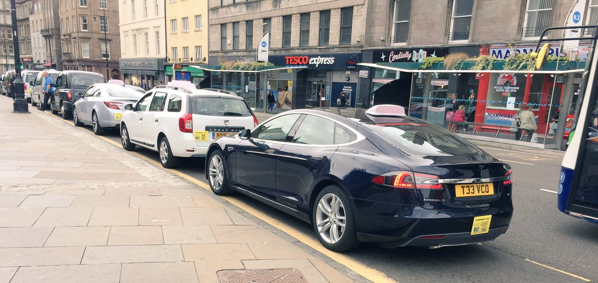 Dundee Taxis Taxi services in Dundee